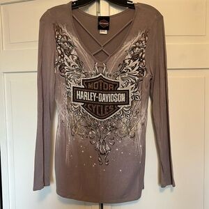 Excellent condition, long sleeve Harley Davidson shirt.
